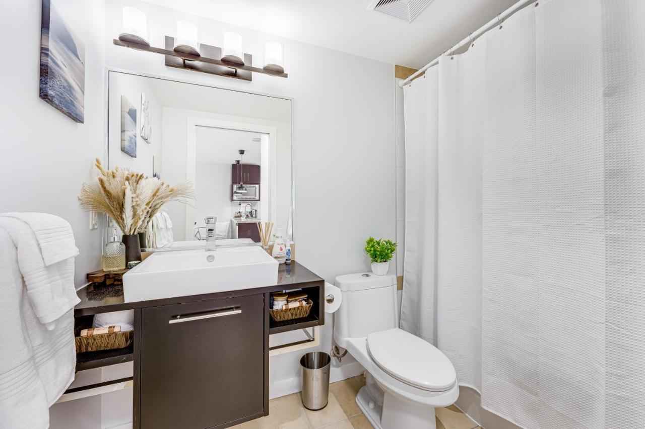 Heart Of Downtown 1 Bd Entire Condo - Pool, Gym, Parking, Office, Ac Ванкувер Экстерьер фото