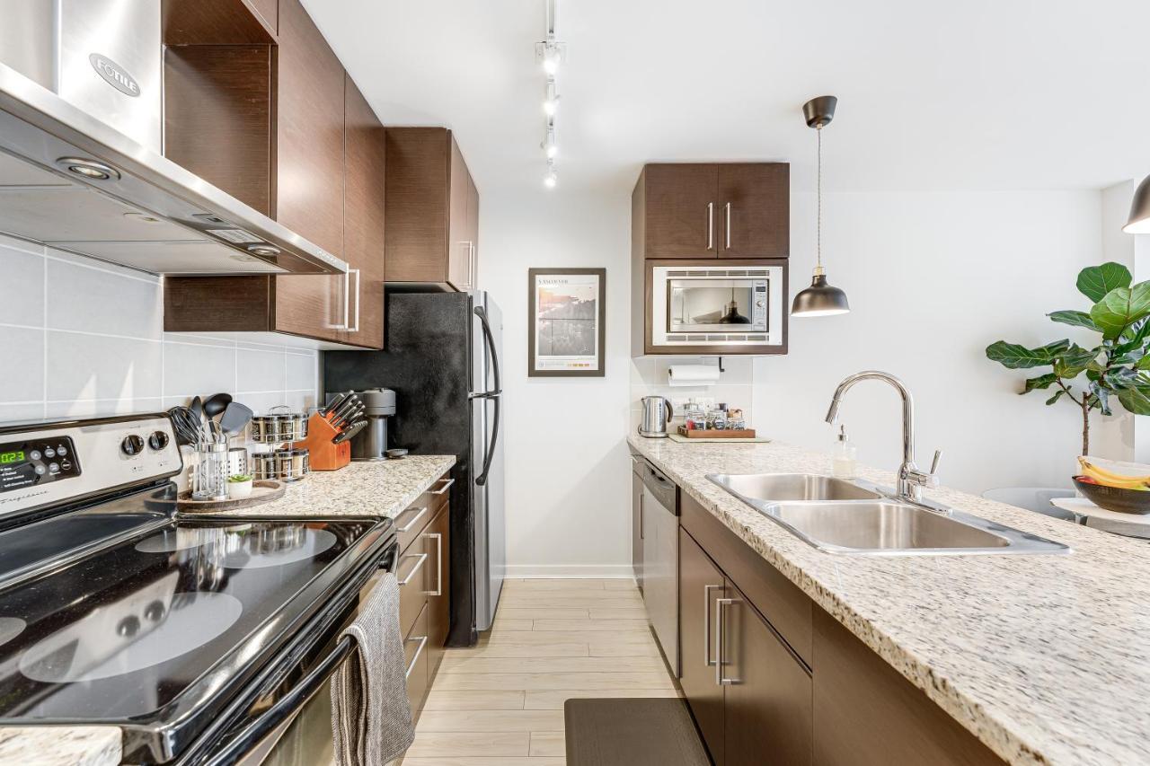 Heart Of Downtown 1 Bd Entire Condo - Pool, Gym, Parking, Office, Ac Ванкувер Экстерьер фото